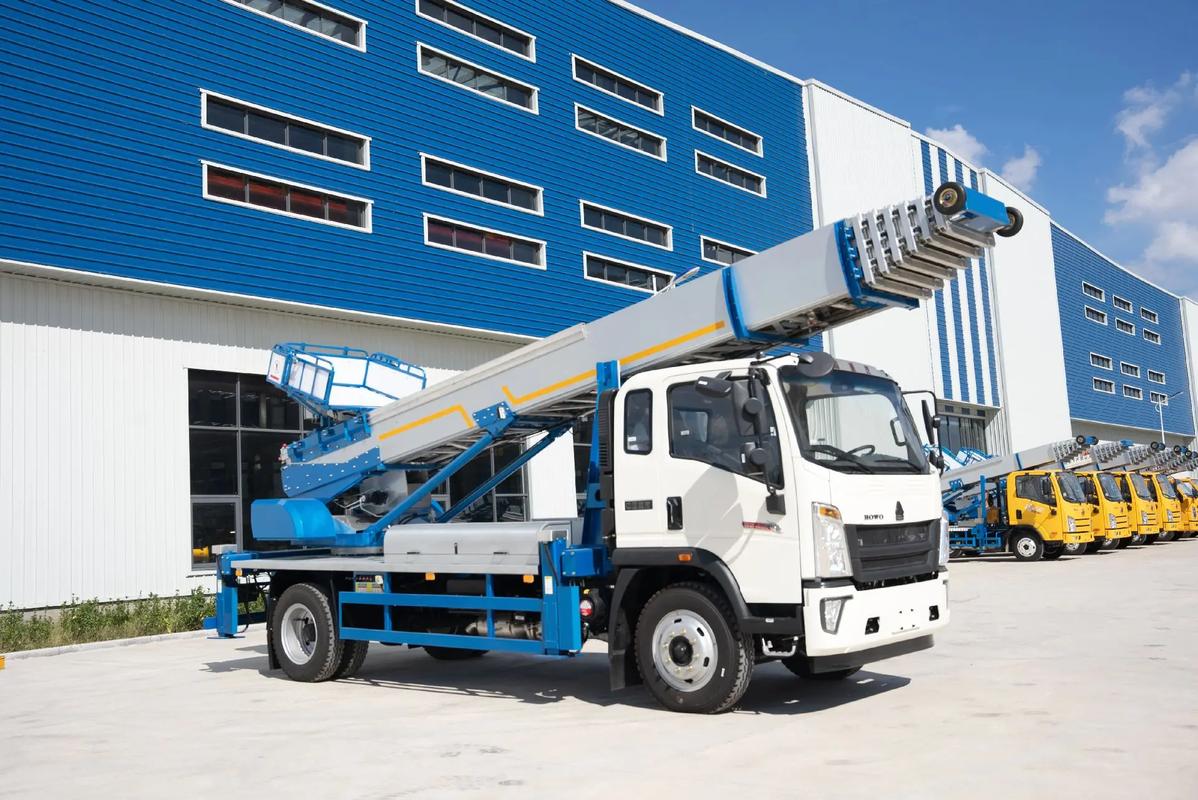 镇江京口出租云梯车高空作业车 建筑垃圾搬运