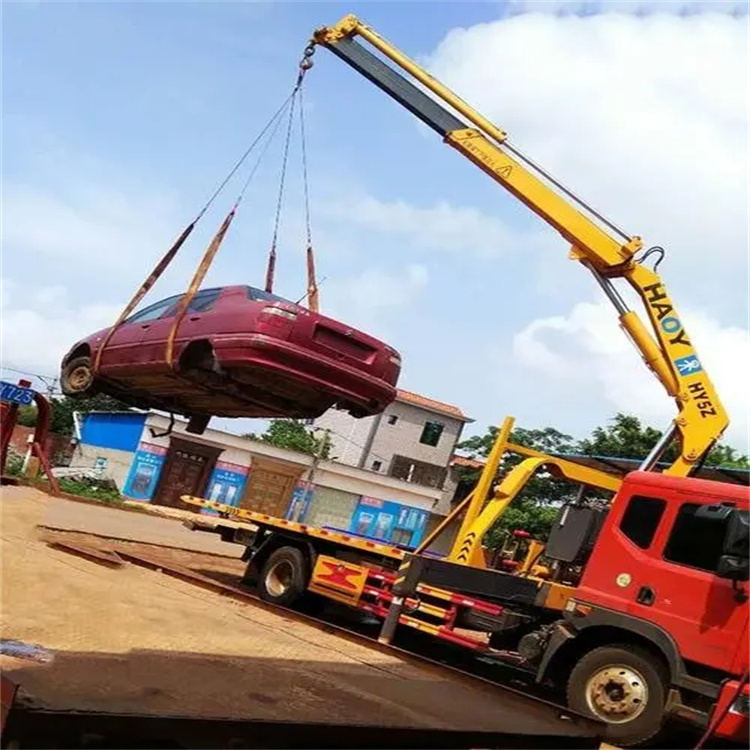 镇江京口吊车吊汽车的正确方法